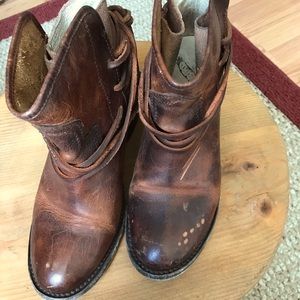 Free bird Casey size 6.